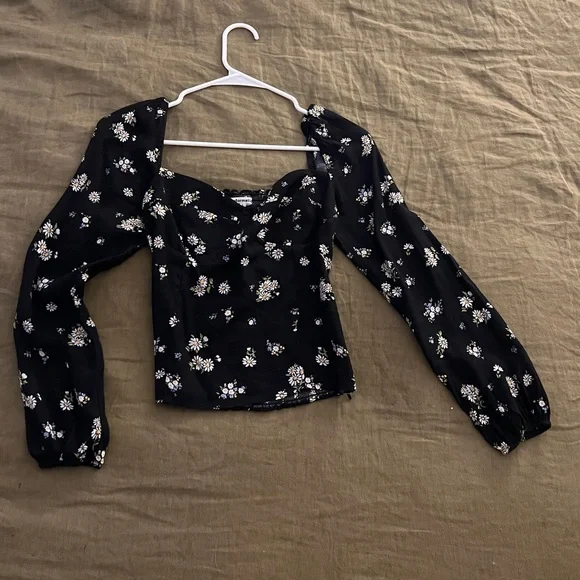 Reformation Reign Top in Daisy - Picture 3 of 8